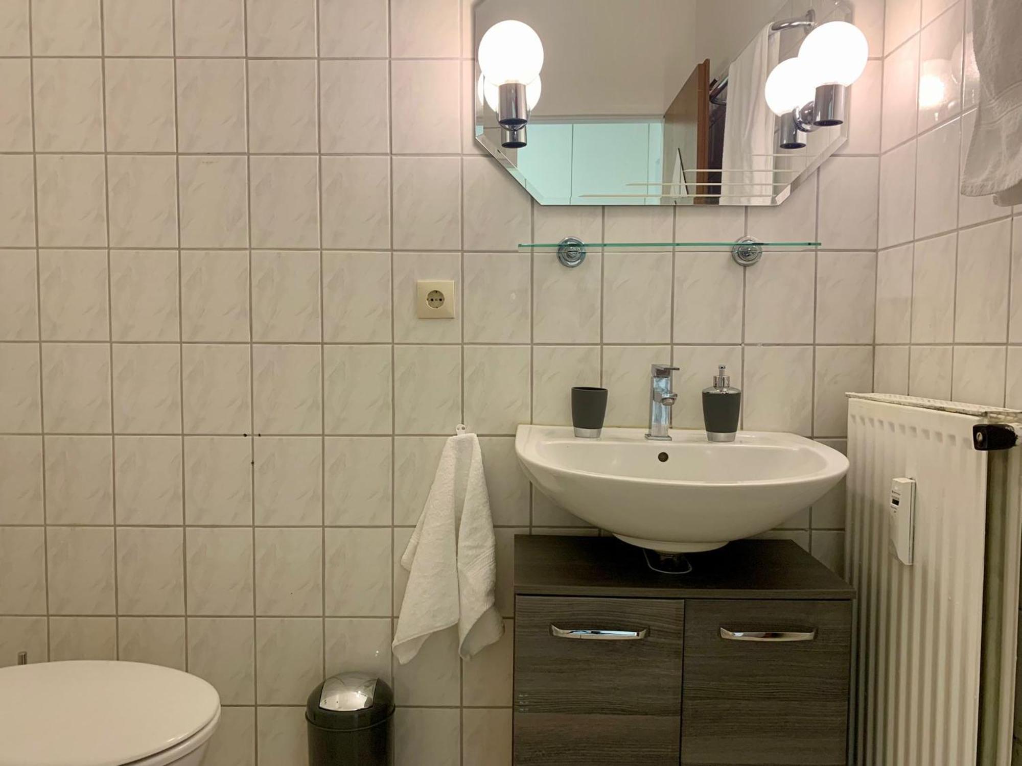 Tt Living Apartment Luebeck I Souterrain Wohnung Mit Terrasse I Naehe Hbf I Kostenlos Parken Esterno foto